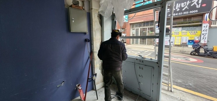 상가 전면을 바꾼 갈바 파사드·가마찌도어 상담 기록 – 상가 전면을 바꾼 갈바 파사드·가마찌도어 상담 기록 · 현장 기록 02
