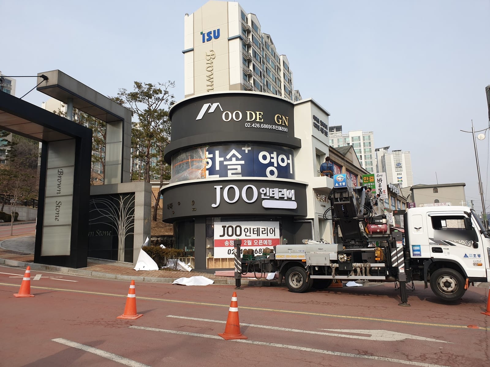 곡면 코너 건물 갈바 파사드 · 금속도어 제작 – 금속파사드 작업 제작 사진 13