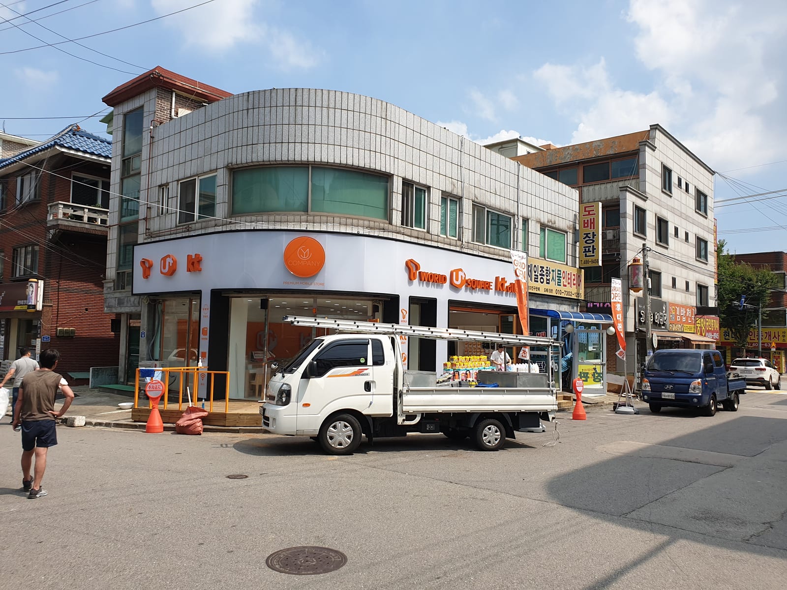 코너 곡면 휴대폰 매장 전면간판 · 통신사 채널사인 – 휴대폰 · 전자제품 · 생활서비스 간판 제작 사진 28